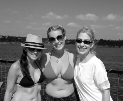 Carly, Jen and I on the pirate boat yay! [Yes, that is sunlight and water, begone, vampyre myths yay!]